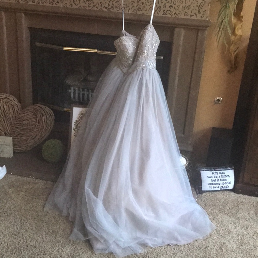 Gently used Camille La Vie Prom dress. Strapless.